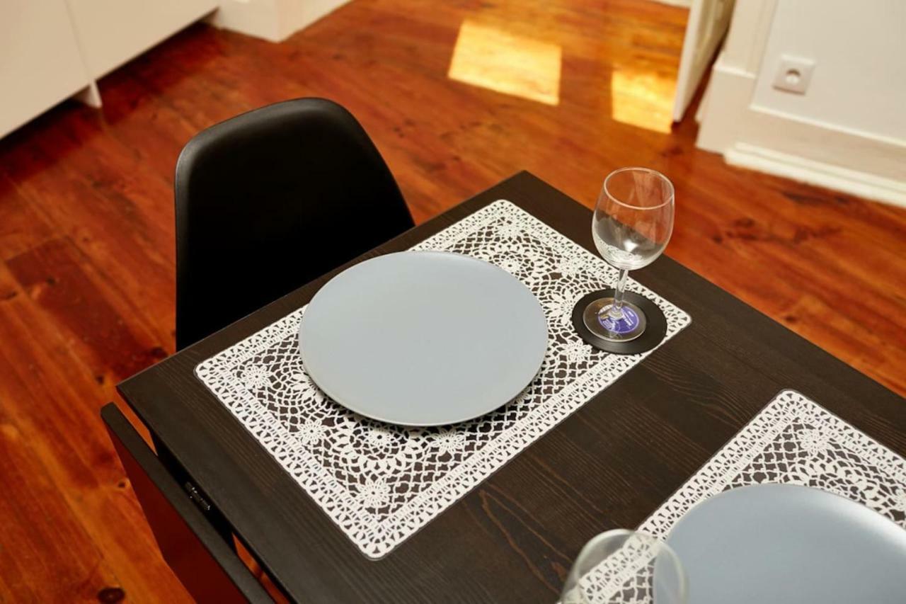 Charming One Bedroom Flat Lisbon Bagian luar foto